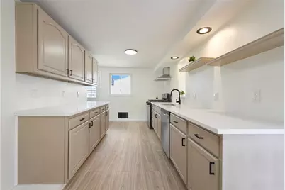 4619 Greensprings Avenue, West Mifflin, PA 15122 - Photo 4