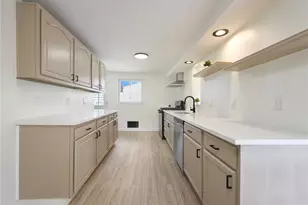 4619 Greensprings Ave, West Mifflin, PA 15122 - Photo 4