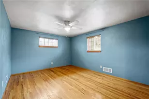 955 Vista Glen Dr, Bethel Park, PA 15102 - Photo 20