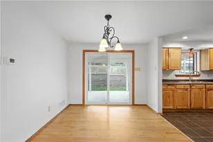 955 Vista Glen Dr, Bethel Park, PA 15102 - Photo 18