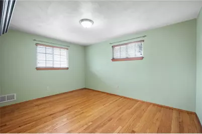 955 Vista Glen Dr, Bethel Park, PA 15102 - Photo 24