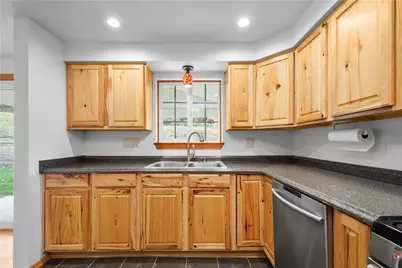 955 Vista Glen Dr, Bethel Park, PA 15102 - Photo 16