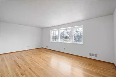 955 Vista Glen Dr, Bethel Park, PA 15102 - Photo 12