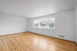 955 Vista Glen Dr, Bethel Park, PA 15102 - Photo 12