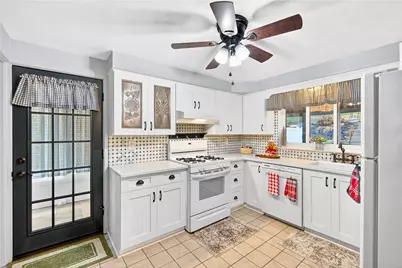 436 Spring Valley Rd, West Mifflin, PA 15122 - Photo 16