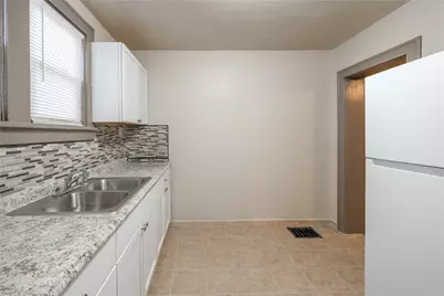 1326 Woodland Ave, Marshall Shadeland, PA 15212 - Photo 8