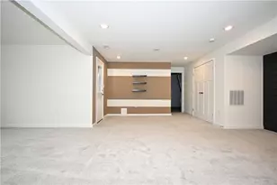 212 Creekside Dr, Oakdale, PA 15071 - Photo 14