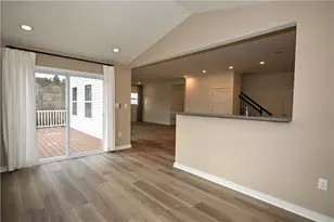 212 Creekside Dr, Oakdale, PA 15071 - Photo 12