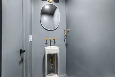 4562 Carroll, Pittsburgh, PA 15224 - Photo 4