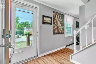 660 Surfside Dr, Pittsburgh, PA 15239 - Photo 8