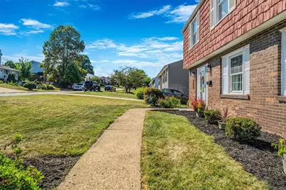 362 Toura Dr, Pittsburgh, PA 15236 - Photo 2