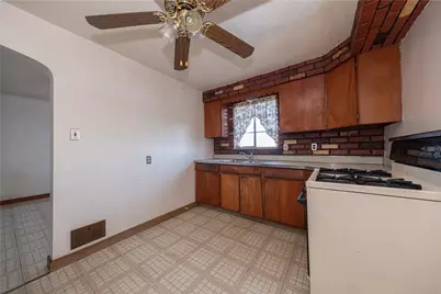 939 Delevan St, Pittsburgh, PA 15217 - Photo 6