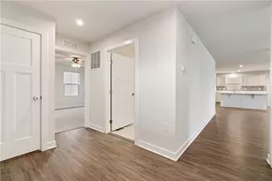 406 Spruce Ln, Chartiers, PA 15342 - Photo 2