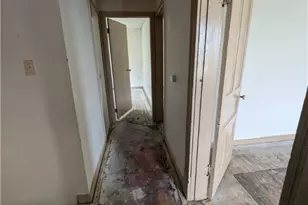 709-711 Fruit Way, McKees Rocks, PA 15136 - Photo 8