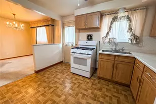 712 Shadyside Dr, West Mifflin, PA 15122 - Photo 8