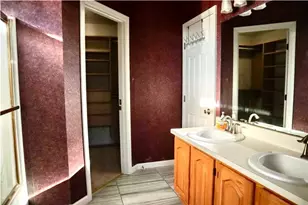 616 Macassar Dr, Pittsburgh, PA 15236 - Photo 10