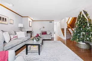 2657 Hunters Point Dr, Pittsburgh, PA 15090 - Photo 8