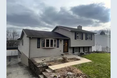 219 Wren Dr, Hempfield Township, PA 15601 - Photo 2