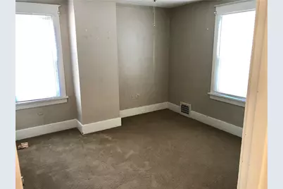 715 Scott Ave, Jeannette, PA 15644 - Photo 12