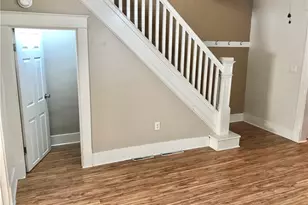 715 Scott Ave, Jeannette, PA 15644 - Photo 8