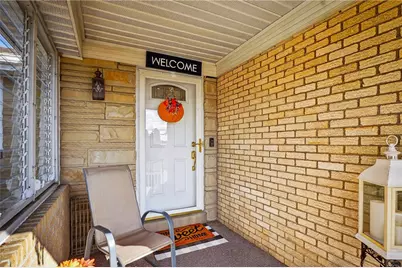 104 Thorncrest Dr, Kennedy Township, PA 15136 - Photo 2