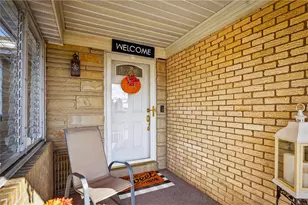 104 Thorncrest Dr, Kennedy Township, PA 15136 - Photo 2