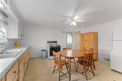 2073 Warren Ave, North Huntingdon, PA 15642 - Photo 4