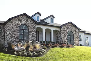 1044 Hillstone Vlg Dr, Murrysville, PA 15632 - Photo 2