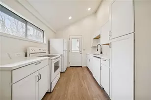 2637 Woodlawn Dr, Monroeville, PA 15146 - Photo 8