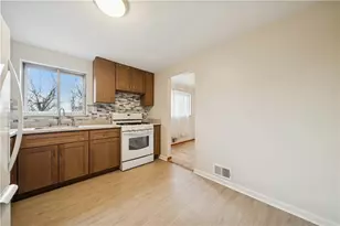 926 Derby Ln, North Versailles, PA 15137 - Photo 10