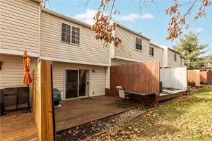 504 Lexington Dr, Hopewell Township, PA 15001 - Photo 4