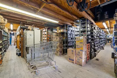 910 Factory Ave, Ellwood City, PA 16117 - Photo 10