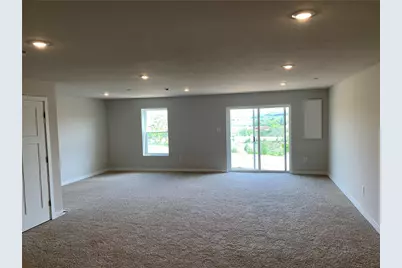 138 Scotland Ln, Harmony Boro, PA 16037 - Photo 10