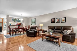 1403 Towne Square Dr, Pittsburgh, PA 15101 - Photo 4