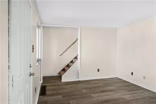 813 Lynda Ln, North Versailles, PA 15137 - Photo 10