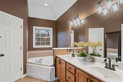 699 Surfside Dr, Pittsburgh, PA 15239 - Photo 10