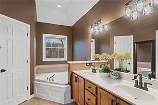 699 Surfside Dr, Pittsburgh, PA 15239 - Photo 10