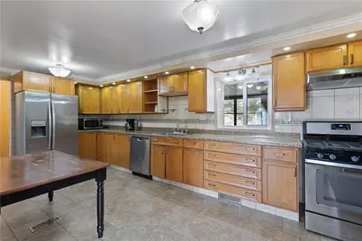 235 Cherrydell Dr, Scott Township, PA 15220 - Photo 10