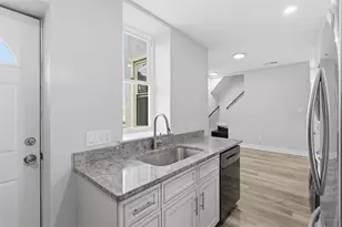 714 Cherokee St, Schenley Heights, PA 15219 - Photo 6