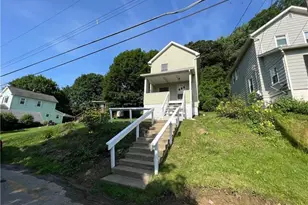 832 Western St, Ellwood City, PA 16117 - Photo 1