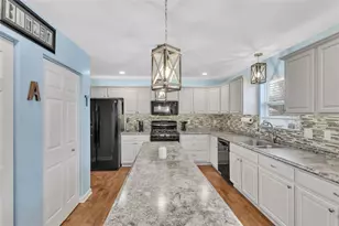 302 Red Fox Ct, Economy, PA 15005 - Photo 14