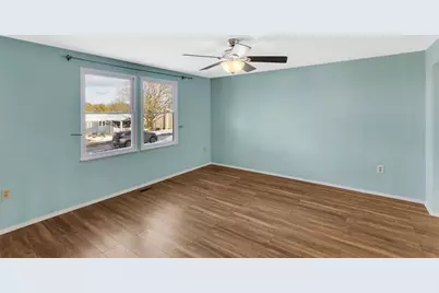 150 Willow Dr, Economy, PA 15042 - Photo 8