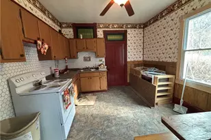 4 Brokers Ln, Hempfield Township, PA 15675 - Photo 12