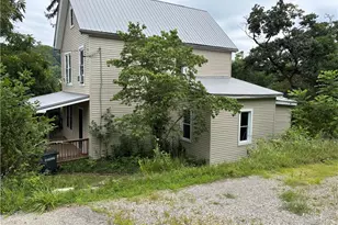 4 Brokers Ln, Hempfield Township, PA 15675 - Photo 2