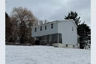 1002 Webster St, Farrell, PA 16121 - Photo 2