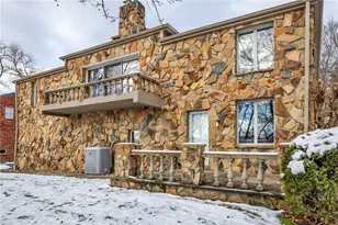 169 Woodshire Dr, Pittsburgh, PA 15215 - Photo 8