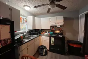 321 E Garfield Ave, New Castle, PA 16105 - Photo 16