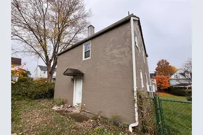 321 E Garfield Avenue, New Castle, PA 16105 - Photo 2