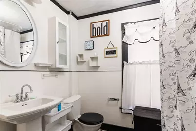 1228 Washington St, Farrell, PA 16121 - Photo 6