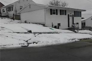 35 Pershing Ave, Uniontown, PA 15401 - Photo 4